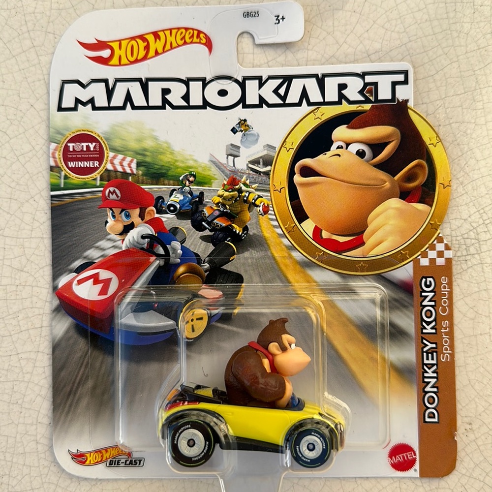 Hot Wheels MarioKart Donkey Kong Sports Coupe, character car